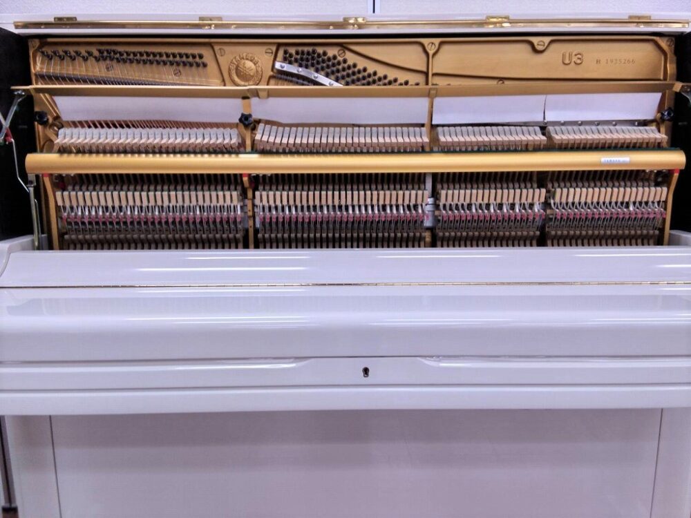 Used piano U3H internal