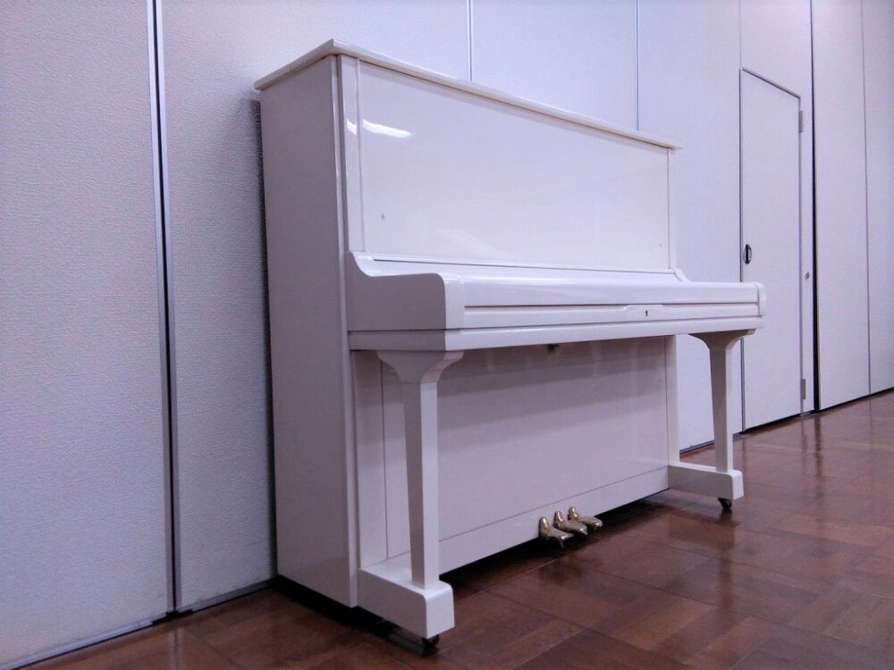 Used piano U3H overall picture