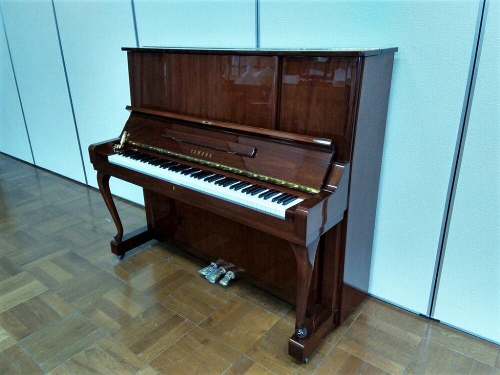 Used piano W106B overall picture