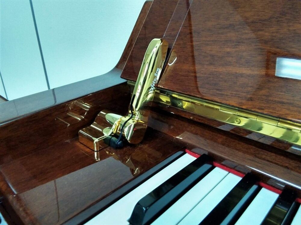 Used piano W106B slow down