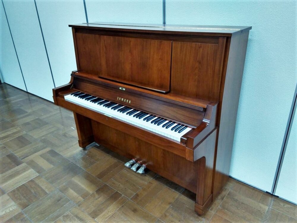 Used piano W101 overall picture