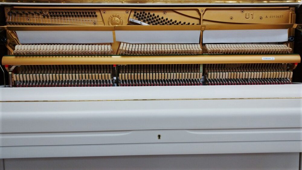 Used piano U1A internal